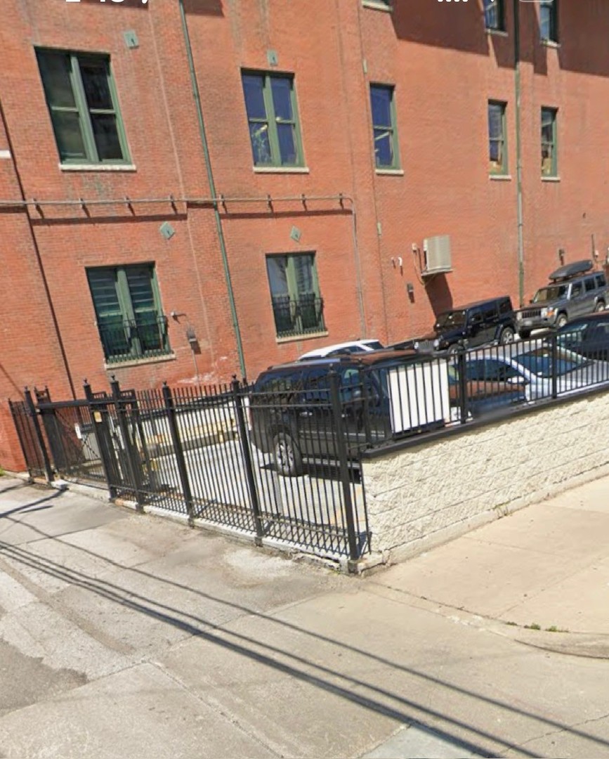 1550 S Indiana Avenue P31