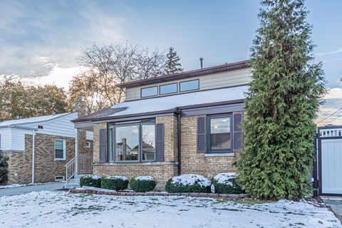 Tiny photo for 7246 N Meade Avenue, Chicago, IL 60646 (MLS # 12516178)