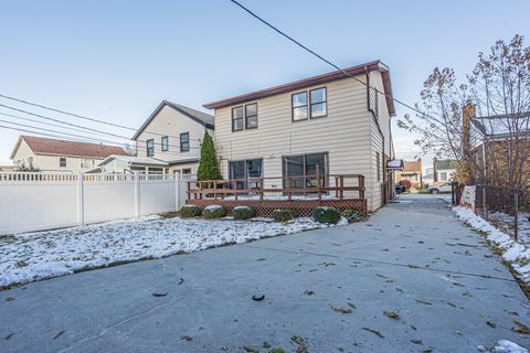 Tiny photo for 7246 N Meade Avenue, Chicago, IL 60646 (MLS # 12516178)