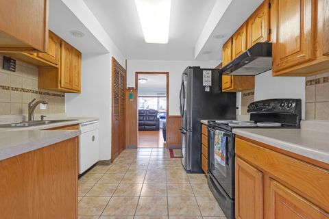 Tiny photo for 7246 N Meade Avenue, Chicago, IL 60646 (MLS # 12516178)