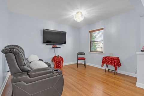 Tiny photo for 7246 N Meade Avenue, Chicago, IL 60646 (MLS # 12516178)