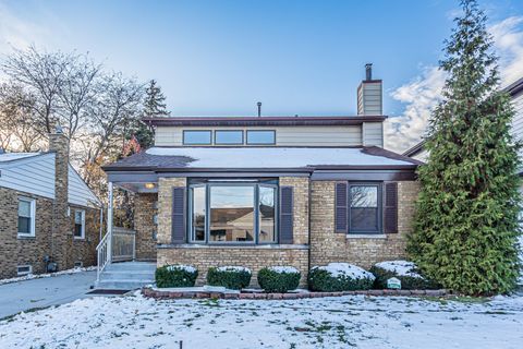 Tiny photo for 7246 N Meade Avenue, Chicago, IL 60646 (MLS # 12516178)