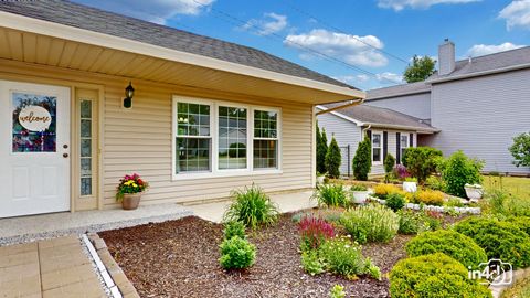Tiny photo for 2090 S Valley Road, Lombard, IL 60148 (MLS # 12652634)