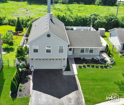 Photo of 2090 S Valley Road, Lombard, IL 60148 (MLS # 12652634)