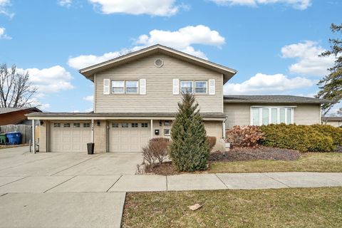 Photo of 15126 Chaucer Drive, Oak Forest, IL 60452 (MLS # 12579311)