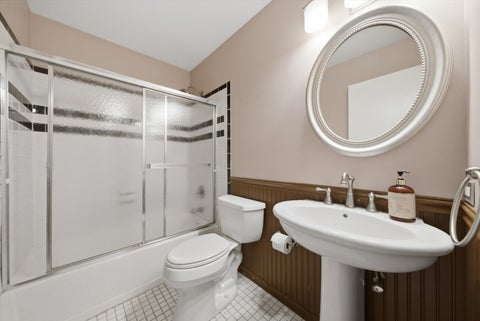 Tiny photo for 929 Alton Court, Winthrop Harbor, IL 60096 (MLS # 12754192)