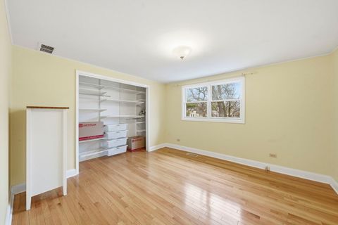 Tiny photo for 5523 S Garfield Street, Hinsdale, IL 60521 (MLS # 12526152)