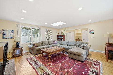 Tiny photo for 5523 S Garfield Street, Hinsdale, IL 60521 (MLS # 12526152)