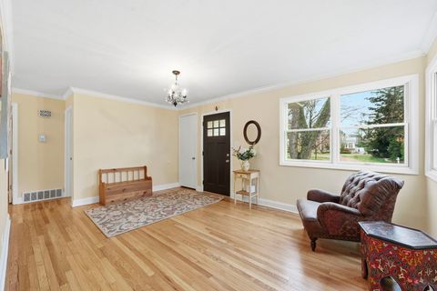 Tiny photo for 5523 S Garfield Street, Hinsdale, IL 60521 (MLS # 12526152)