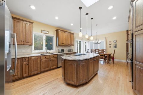 Tiny photo for 5523 S Garfield Street, Hinsdale, IL 60521 (MLS # 12526152)