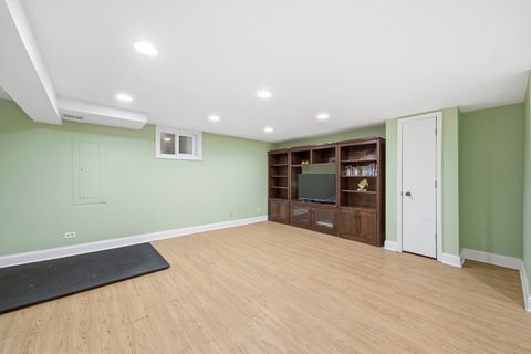 Tiny photo for 5523 S Garfield Street, Hinsdale, IL 60521 (MLS # 12526152)