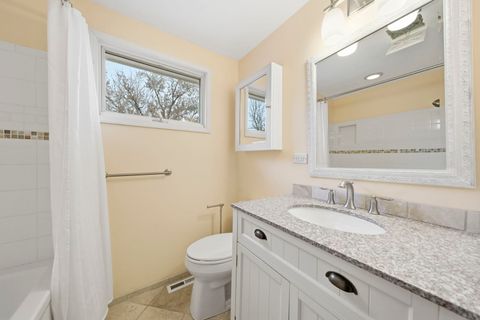 Tiny photo for 5523 S Garfield Street, Hinsdale, IL 60521 (MLS # 12526152)