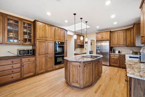 Tiny photo for 5523 S Garfield Street, Hinsdale, IL 60521 (MLS # 12526152)