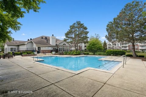 Tiny photo for 45 Kensington Circle #105, Wheaton, IL 60189 (MLS # 12524315)