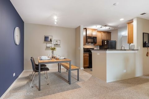Tiny photo for 45 Kensington Circle #105, Wheaton, IL 60189 (MLS # 12524315)