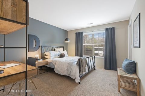 Tiny photo for 45 Kensington Circle #105, Wheaton, IL 60189 (MLS # 12524315)