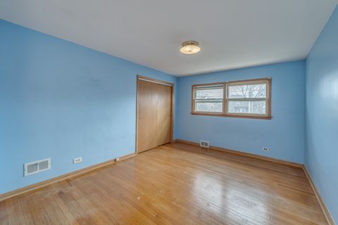 Tiny photo for 1449 Norfolk Avenue, Westchester, IL 60154 (MLS # 12599646)
