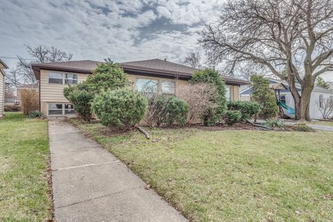 Photo of 1449 Norfolk Avenue, Westchester, IL 60154 (MLS # 12599646)