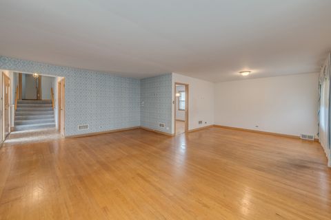 Tiny photo for 1449 Norfolk Avenue, Westchester, IL 60154 (MLS # 12599646)