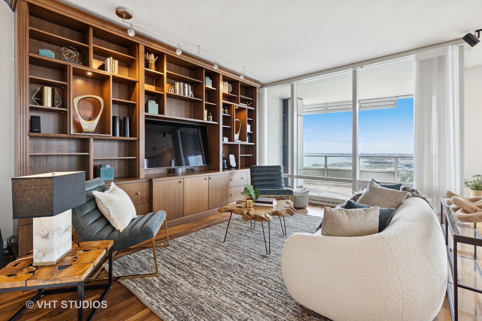 340 E Randolph Street 4806