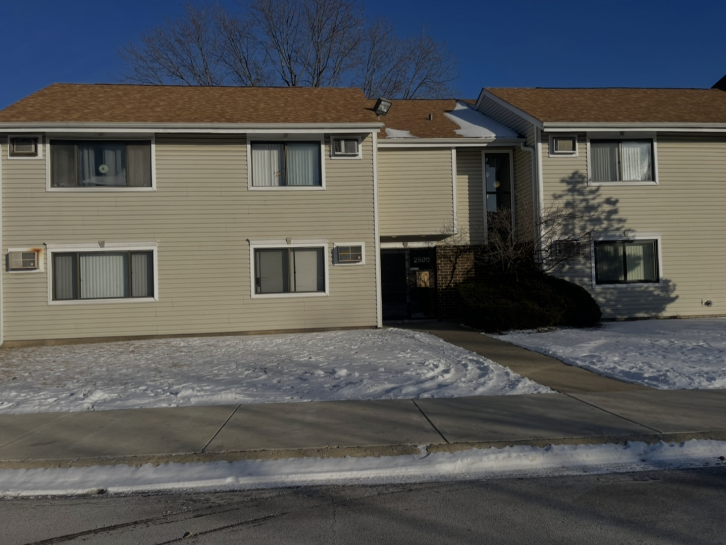 2500 BAYSIDE Drive 3