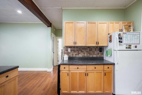 Tiny photo for 712 CIRCLE Drive, Marion, IL 62959 (MLS # QC4269900)