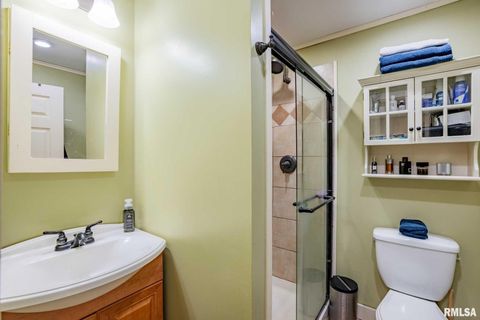 Tiny photo for 712 CIRCLE Drive, Marion, IL 62959 (MLS # QC4269900)