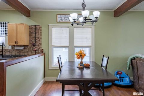 Tiny photo for 712 CIRCLE Drive, Marion, IL 62959 (MLS # QC4269900)