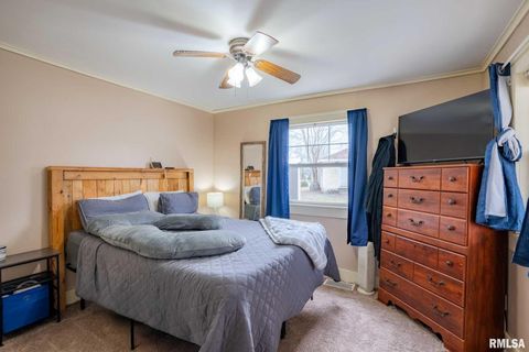 Tiny photo for 712 CIRCLE Drive, Marion, IL 62959 (MLS # QC4269900)