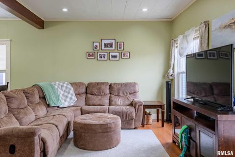 Tiny photo for 712 CIRCLE Drive, Marion, IL 62959 (MLS # QC4269900)