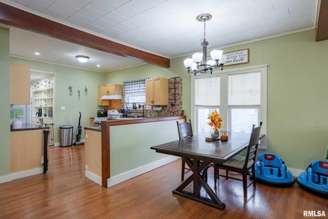 Tiny photo for 712 CIRCLE Drive, Marion, IL 62959 (MLS # QC4269900)