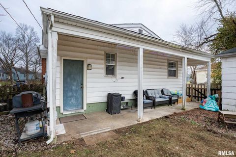 Tiny photo for 712 CIRCLE Drive, Marion, IL 62959 (MLS # QC4269900)