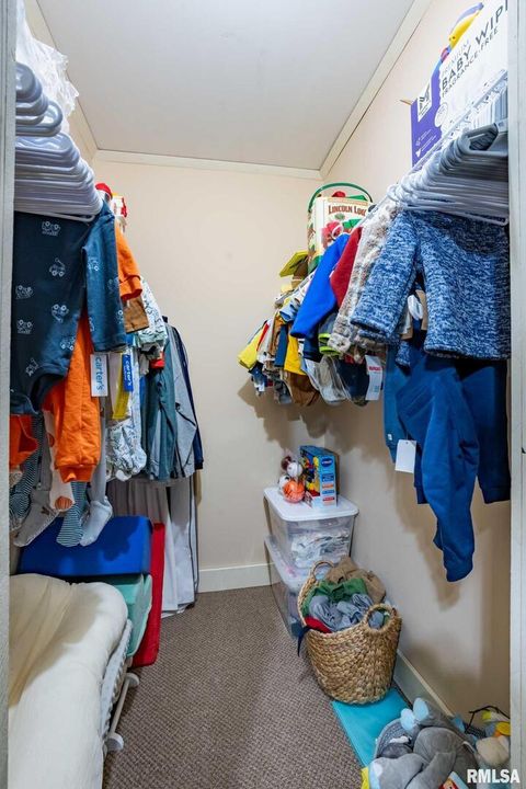 Tiny photo for 712 CIRCLE Drive, Marion, IL 62959 (MLS # QC4269900)