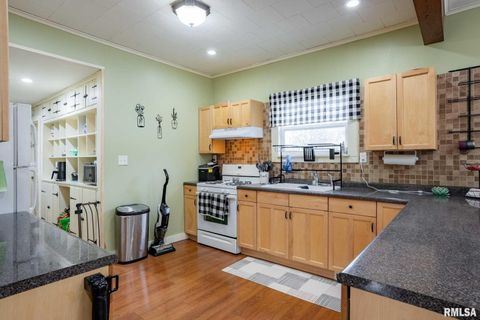 Tiny photo for 712 CIRCLE Drive, Marion, IL 62959 (MLS # QC4269900)