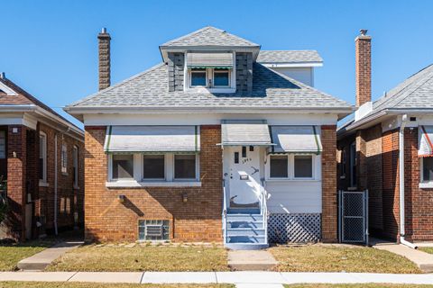Photo of 2840 N Mobile Avenue, Chicago, IL 60634 (MLS # 12585183)
