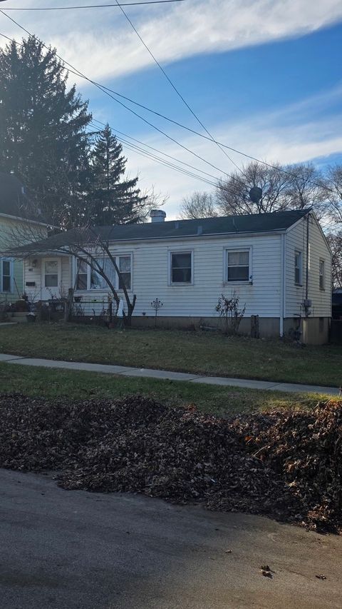 Tiny photo for 918 Lavoie Avenue, Elgin, IL 60120 (MLS # 12546818)