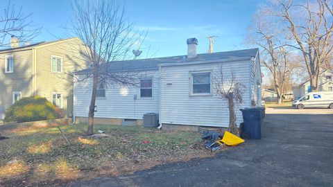 Tiny photo for 918 Lavoie Avenue, Elgin, IL 60120 (MLS # 12546818)