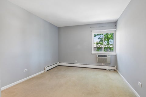 Tiny photo for 1806 Hemlock Place #303, Schaumburg, IL 60173 (MLS # 12665590)