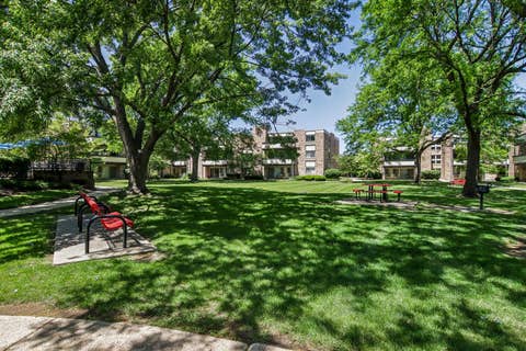Tiny photo for 1806 Hemlock Place #303, Schaumburg, IL 60173 (MLS # 12665590)