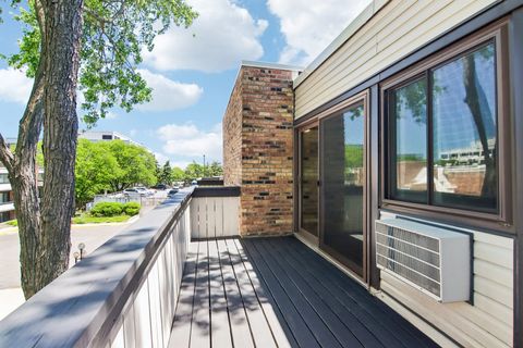 Tiny photo for 1806 Hemlock Place #303, Schaumburg, IL 60173 (MLS # 12665590)