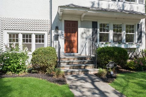 Tiny photo for 607 Orchard Lane, Winnetka, IL 60093 (MLS # 12582600)