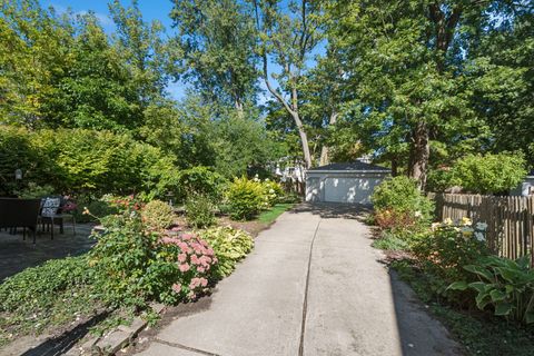 Tiny photo for 607 Orchard Lane, Winnetka, IL 60093 (MLS # 12582600)
