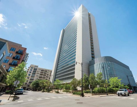 500 W Superior Street 808 Chicago IL 60654