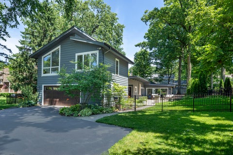 Photo of 645 Indian Road, Glenview, IL 60025 (MLS # 12687537)