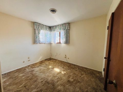 Tiny photo for 847 S 3rd Avenue, Des Plaines, IL 60016 (MLS # 12599914)