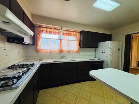 Tiny photo for 847 S 3rd Avenue, Des Plaines, IL 60016 (MLS # 12599914)