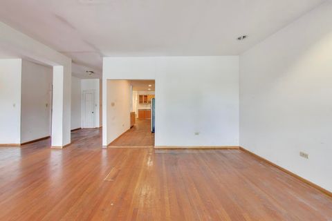 Tiny photo for 1059 E Hyde Park Boulevard #1, Chicago, IL 60615 (MLS # 12462762)