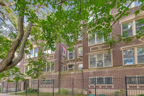 Tiny photo for 1059 E Hyde Park Boulevard #1, Chicago, IL 60615 (MLS # 12462762)