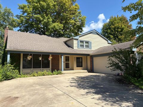 Photo of 501 Ticonderoga Lane, Naperville, IL 60563 (MLS # 12458790)