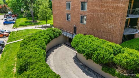 Tiny photo for 1605 E Central Road #301A, Arlington Heights, IL 60005 (MLS # 12717731)